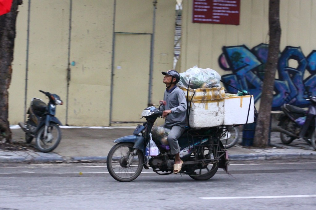 Motorroller Hanoi 2019 Cargo